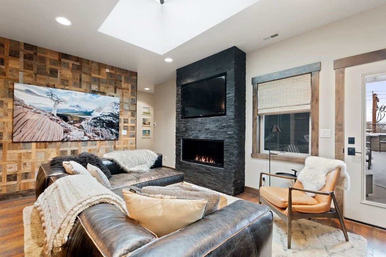 Central Loft Living room with fireplace