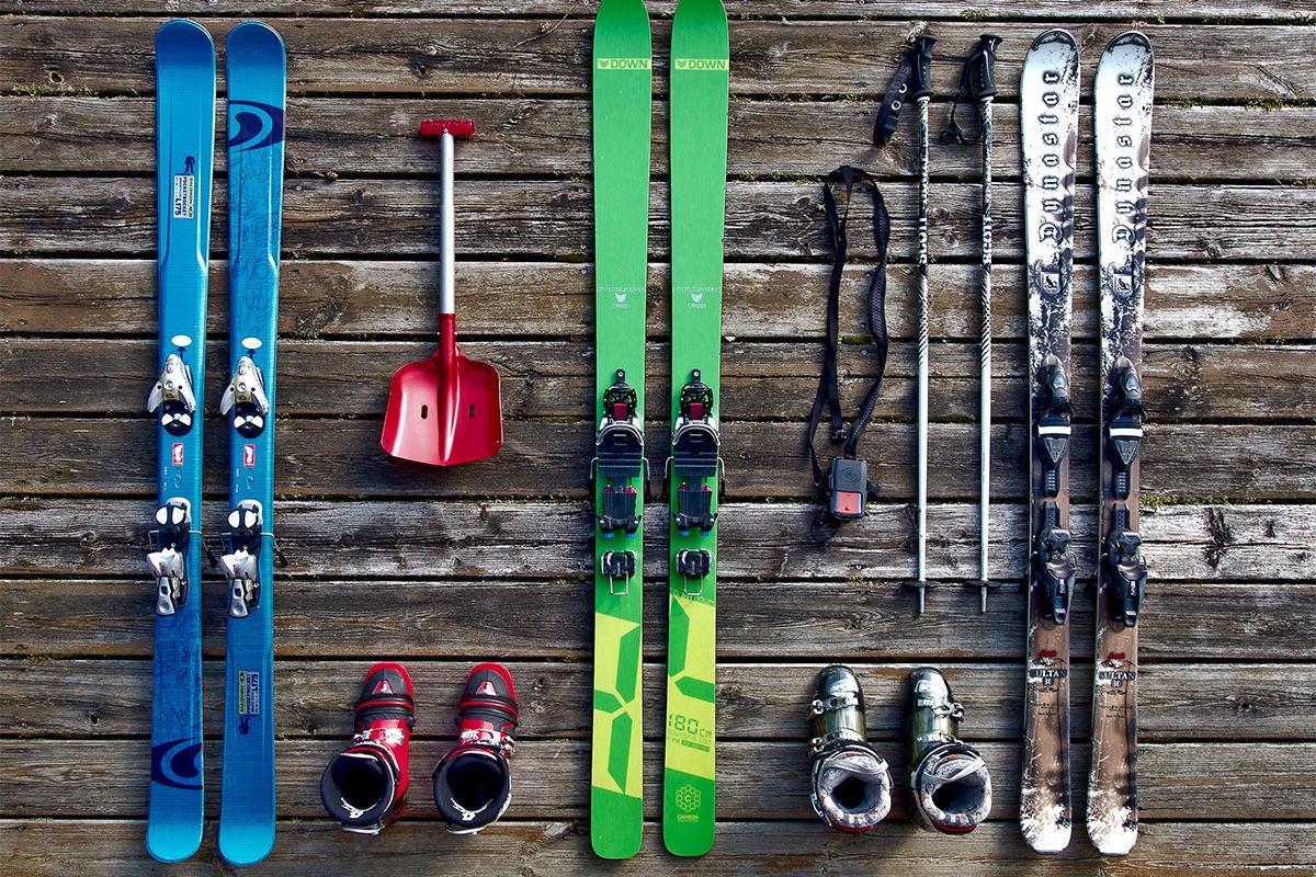 Layout of recommended ski gear.